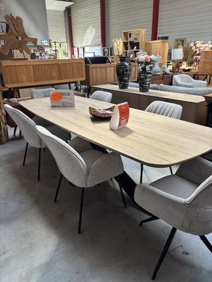 Table de repas plateau clair et fauteuils de table gris chiné